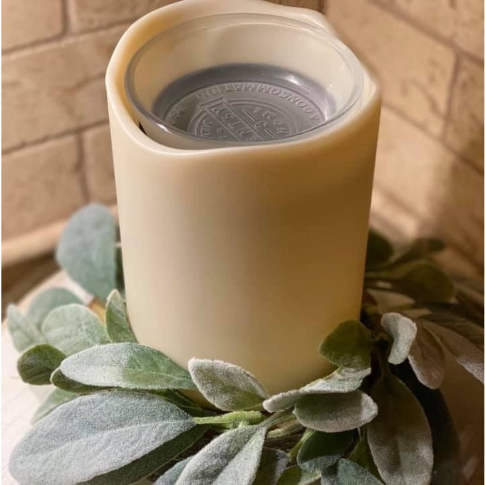 Scentsy By the Candlelight warmer